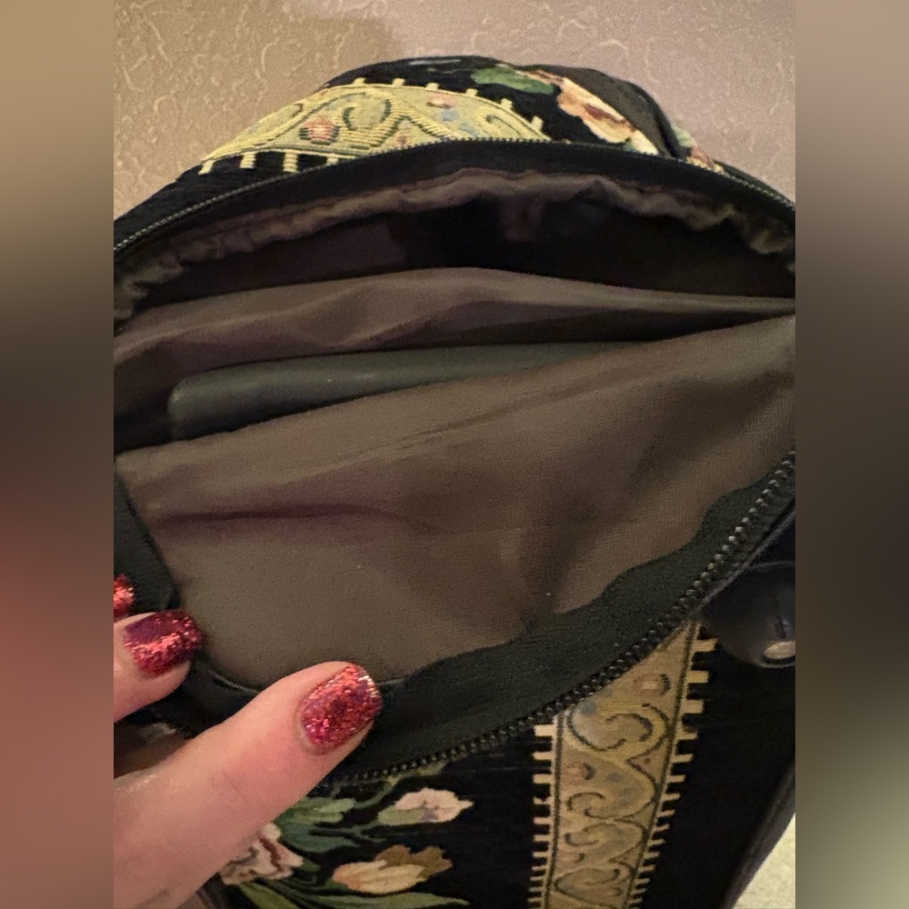 Vintage Beaded Floral Wheely Suitcase - Picture 15 of 15